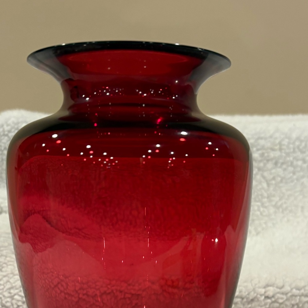Baccarat 8" Orsay Ruby Flower Vase - Picture 5 of 5